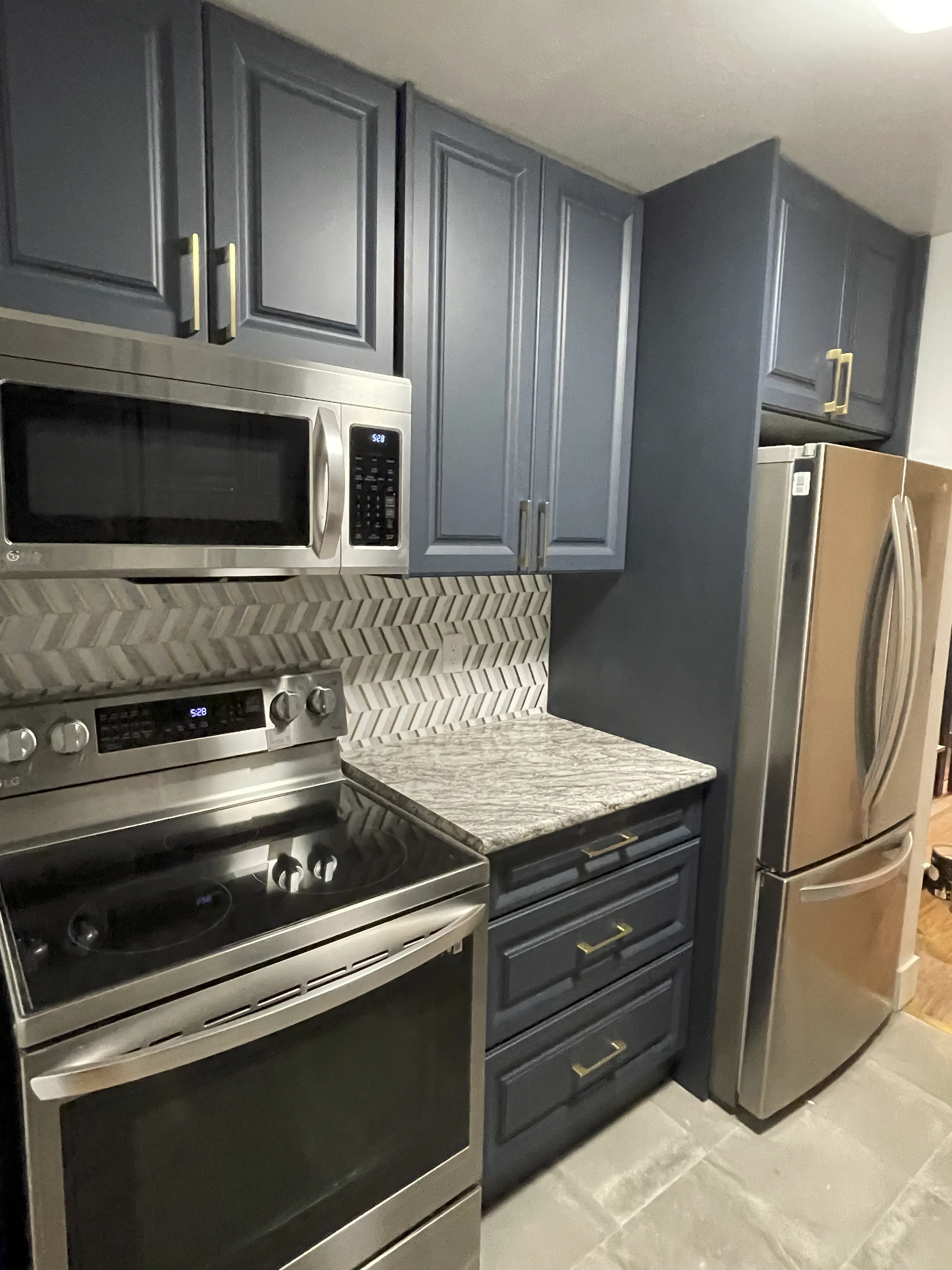 Contemporary Kitchen Remodel Saanich